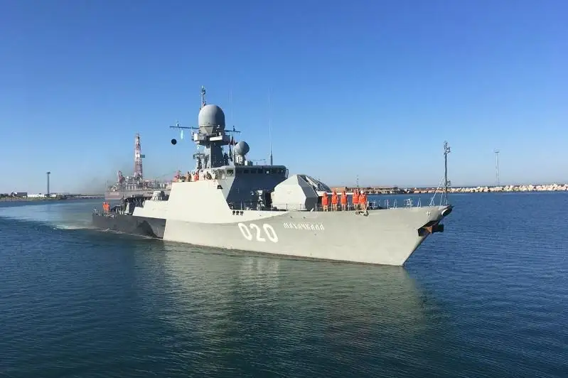 Kaspıı flotılııasy kemeleri Aqtaý portyna keldi