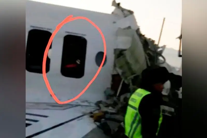 Выживший пассажир рассказал, как упал самолет в Алматы