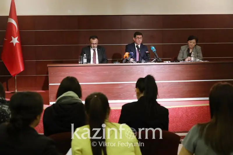 Строительство домов начали в пострадавших от землетрясений районах Турции