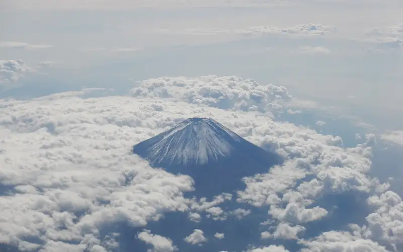 Опасный  микропластик обнаружили в облаках