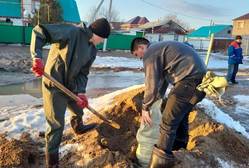 Уровень воды поднялся в реке Деркул в ЗКО: затоплено несколько объектов