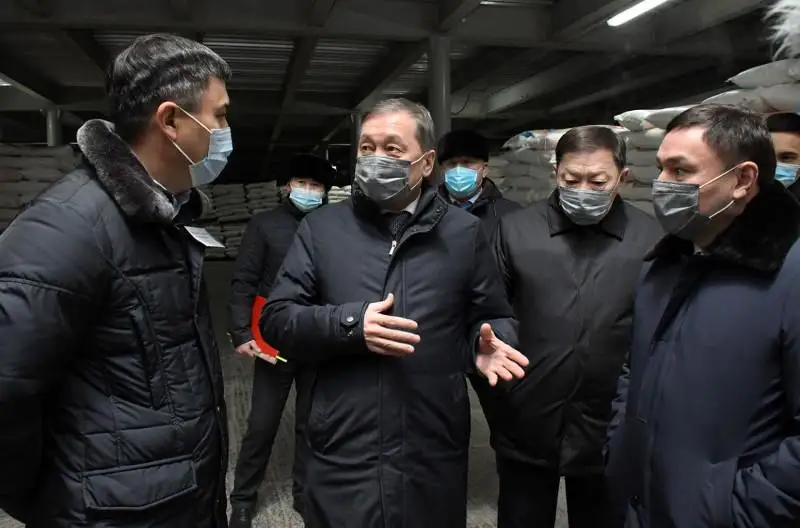 Сапархан Омаров ознакомился с производством комбайнов в Акмолинской области