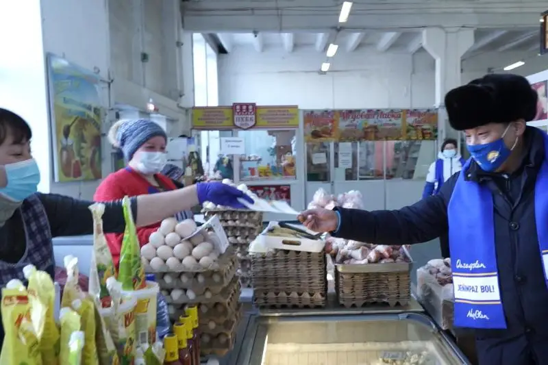 Кандидаты в депутаты от партии «Nur Otan» проводят экспромт-встречи с избирателями