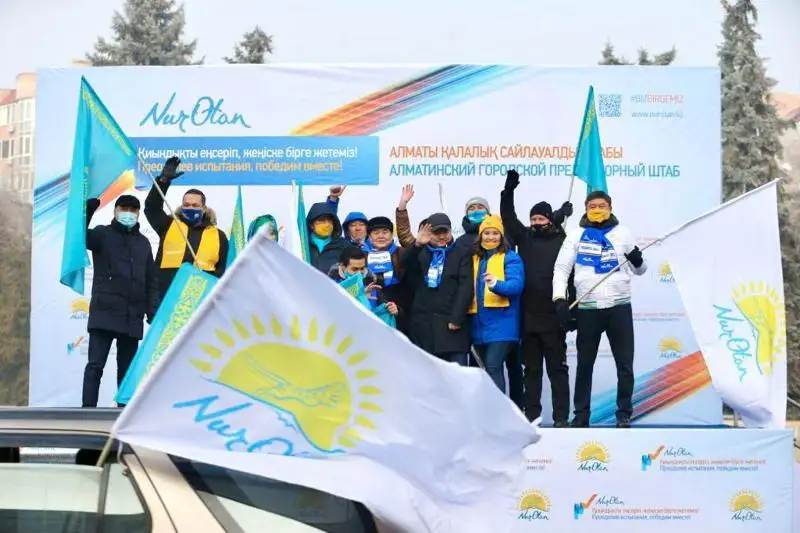 Свыше 200 автолюбителей Алматы объединились в поддержку «Nur Otan»