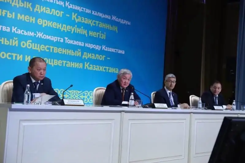 Вице-премьер Бердибек Сапарбаев встретился с жителями Актау