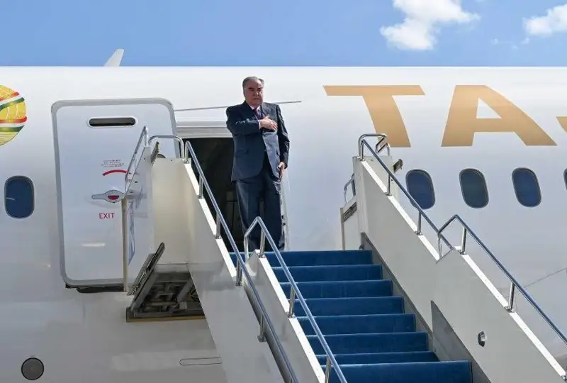 Президент Таджикистана Эмомали Рахмон завершил свой рабочий визит в Казахстан