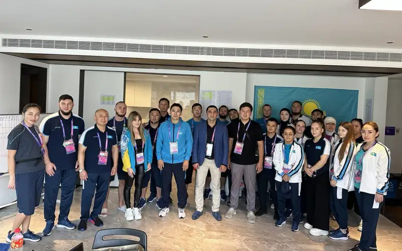 Тяжелоатлеты выходят на помост Азиады: руководство федерации провело ряд переговоров 