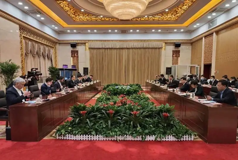 Руководство КТЖ провело встречу с секретарем Коммунистической партии СУАР