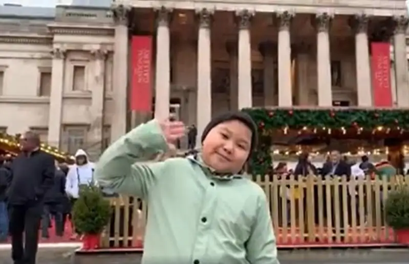 Ержан Максим поздравил казахстанцев с Днем Независимости из Лондона