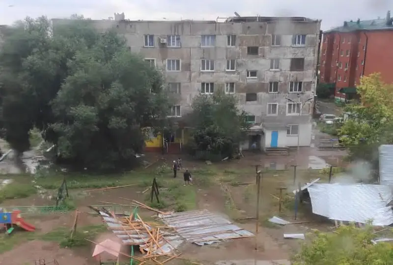 Сильный ветер и дожди наблюдались почти по всей территории СКО