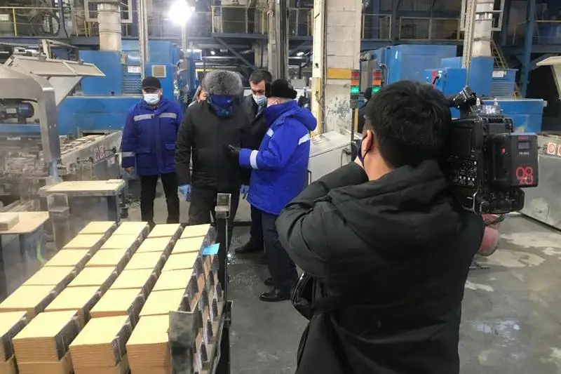 Представители партии «Ак жол» встретились с коллективом аккумуляторного завода в Талдыкоргане