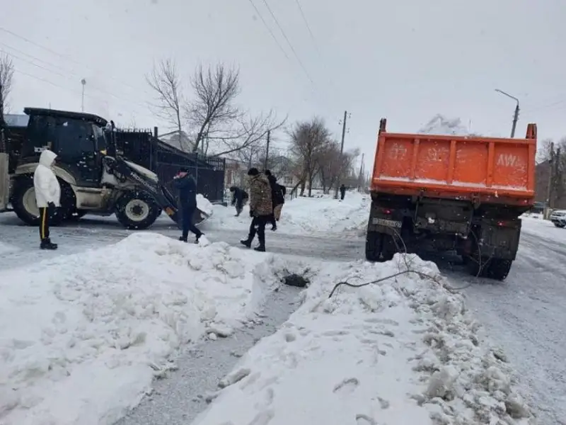 Более 13 тысяч кубометров снега вывезли из населенных пунктов ЗКО