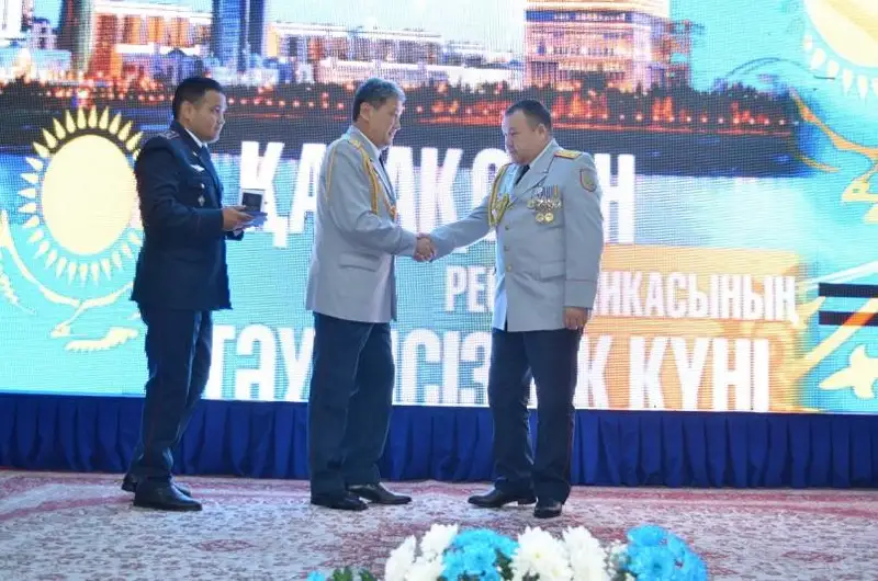 Свыше 60 стражей порядка Туркестанской области поощрили в честь Дня независимости