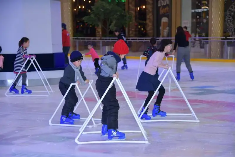 В столице для детей из малообеспеченных семей организовали массовые катания