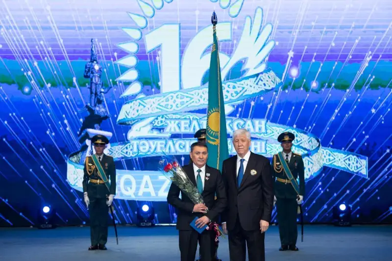 Более 70 жетысусцев получили государственные награды