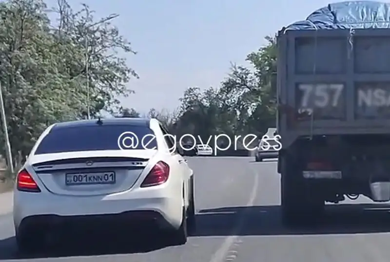 Водителя Кайрата Нуртаса оштрафовали за виражи на трассе в Жамбылской области