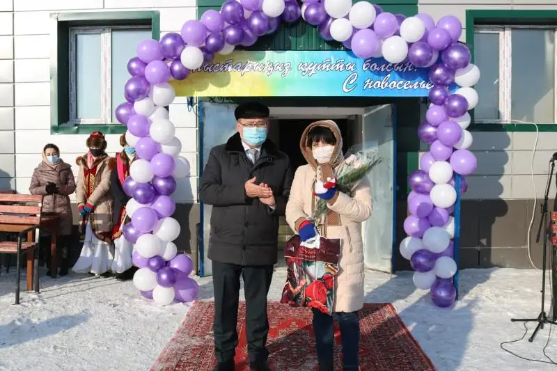 Многодетные семьи по программе «Нұрлы жер» получили квартиры в Шахтинске