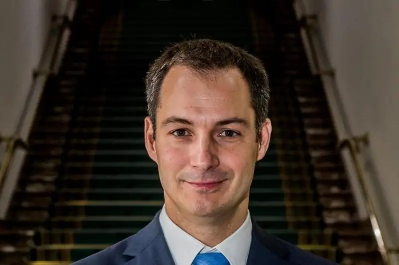 Премьер-министр Бельгии вышел на самоизоляцию