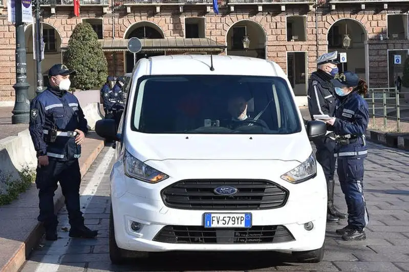 Режим ЧС продлевают в Италии до конца апреля из-за коронавируса