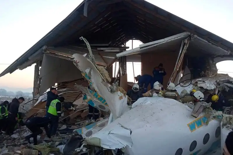 Названы предварительные версии крушения самолета Bek Air