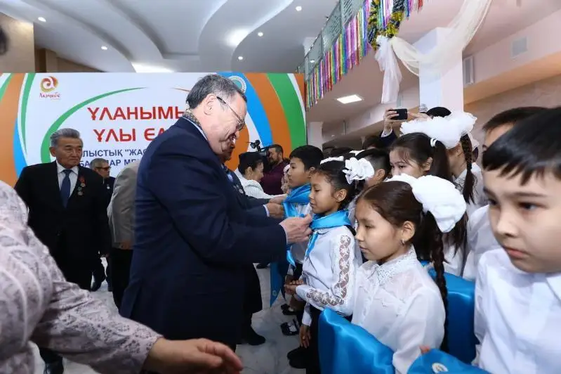 Одаренным детям вручили денежные сертификаты в Актобе