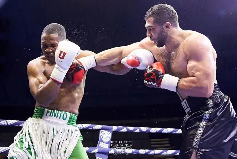 Казахстанский боксер Али Балоев проведет бой за чемпионский титул