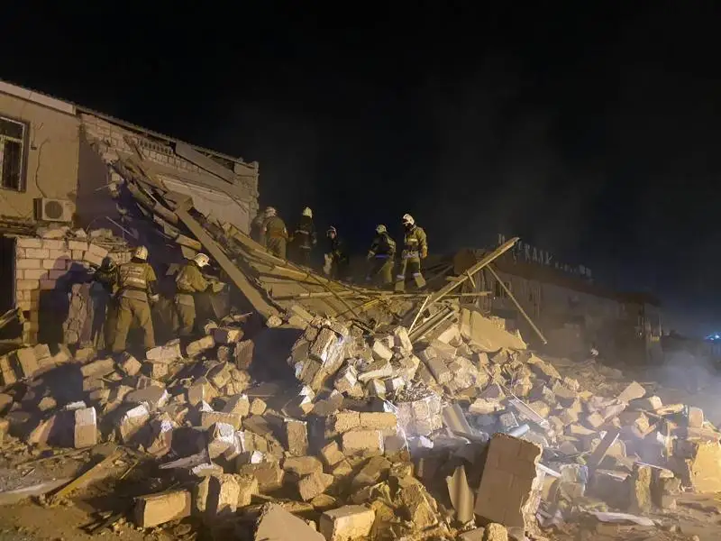 ЧП в Актау: На момент взрыва в столовой никого не было, пострадали 11 авто - ДЧС