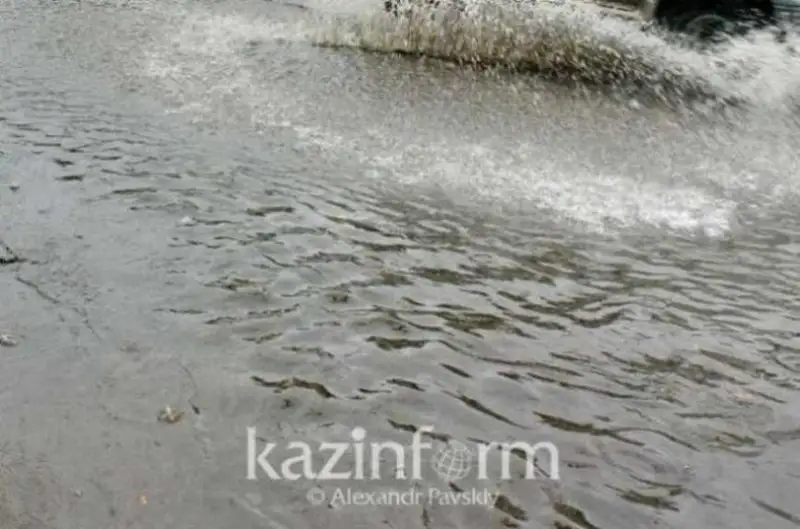 Противопаводковую работу в СКО раскритиковал Айдарбек Сапаров