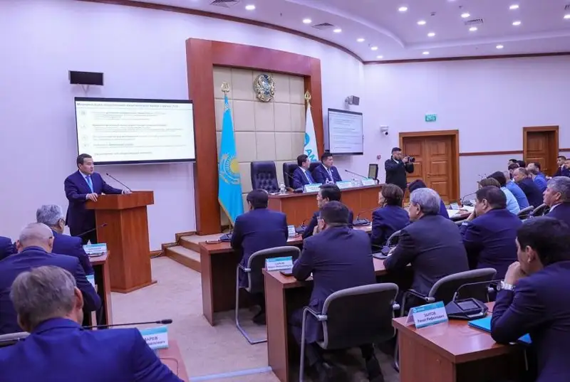 Премьер-Министр РК принимает участие в расширенном собрании фракции партии «AMANAT»