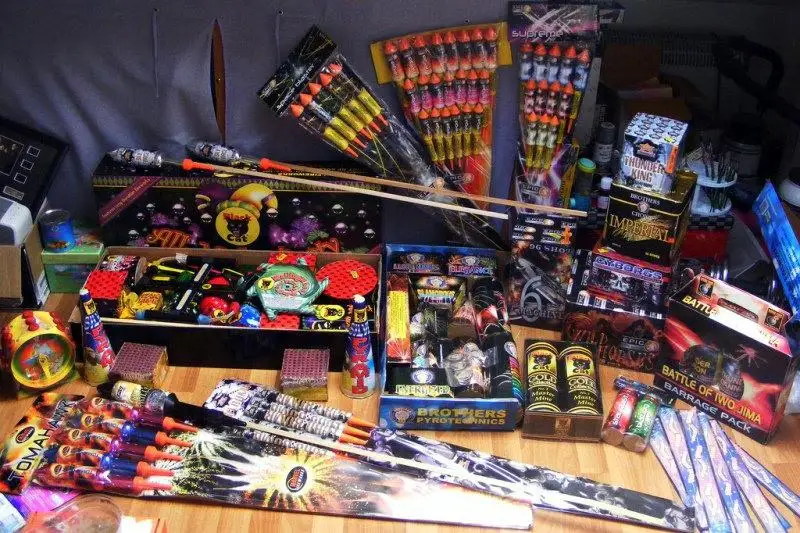 Незаконную продажу пиротехники выявляют полицейские в Нур-Султане