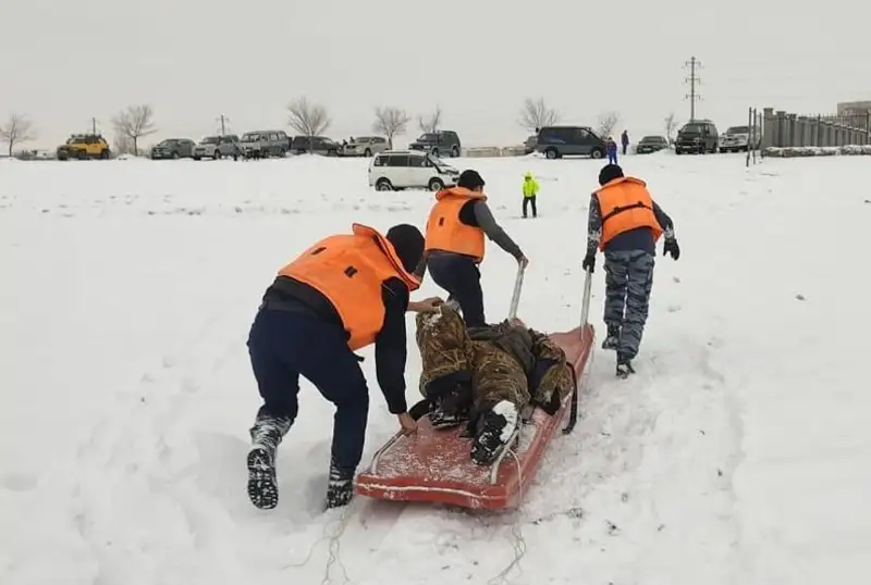 Рыбака спасли на Капшагайском водохранилище