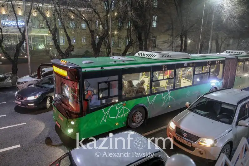 Как борются с пробками в часы пик в Алматы