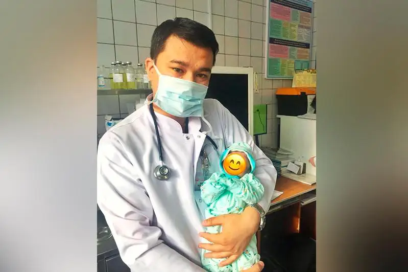 Жизнь двухдневному малышу спасли в Алматы