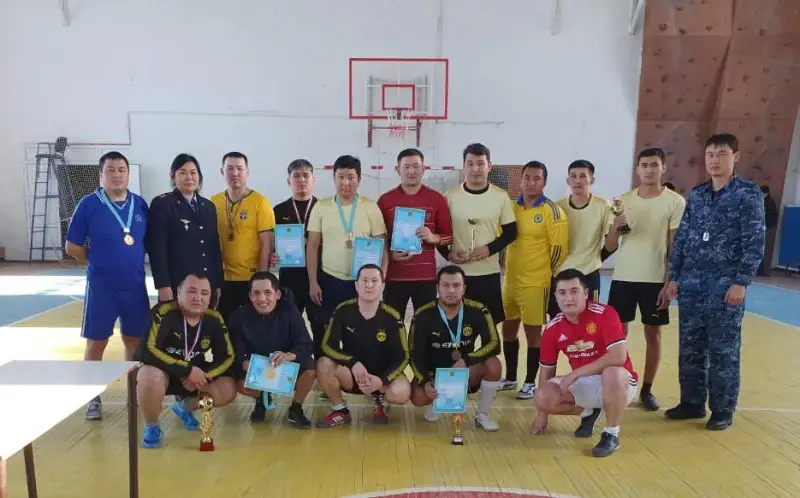 Актюбинские полицейские собрали деньги на лечение ребенка