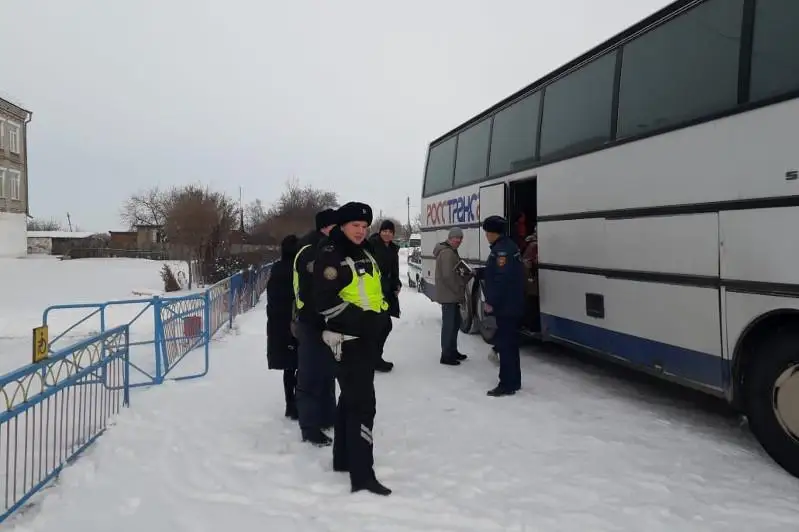 36 иностранцев эвакуировали с трассы в Северном Казахстане