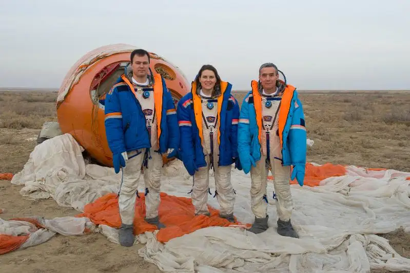 Экипаж космонавта Мухтара Аймаханова провел тренировки по выживанию в степи