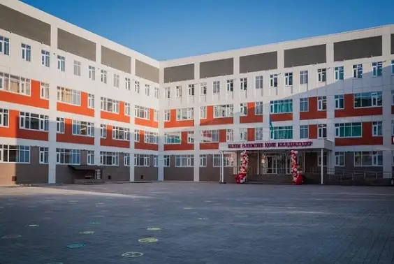 В столице в предстоящие пять лет построят 50 госшкол