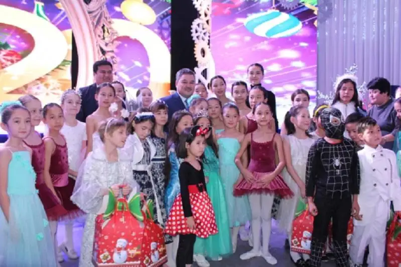 Новогодние елки акима города проходят в Актобе