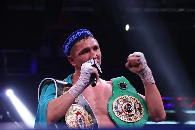 Непобежденный казахстанский боксер досрочно проиграл американскому нокаутеру