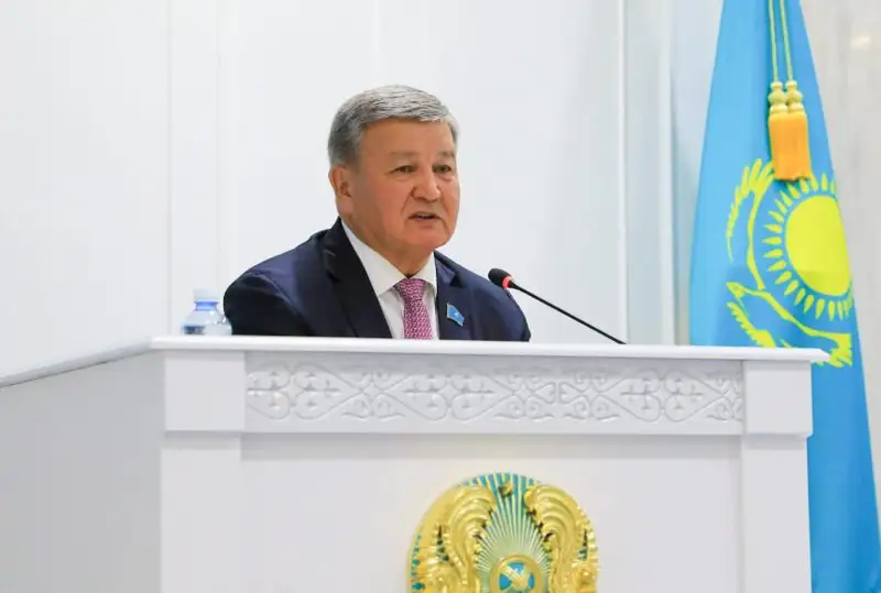 Абдалы Нуралиев избран председателем Жамбылского областного маслихата