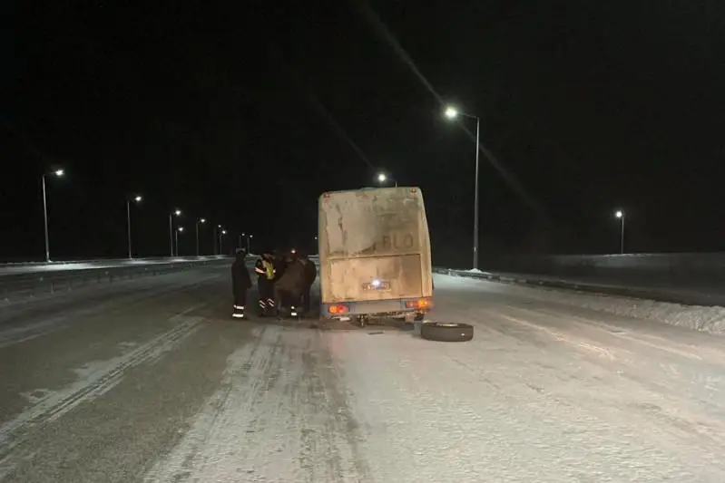У автобуса на ходу оторвало колесо в Акмолинской области