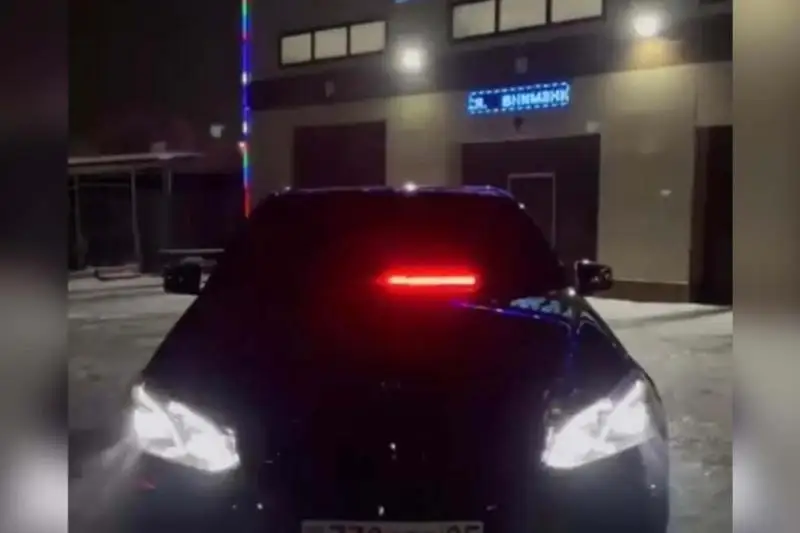 Подросток разъезжал  на авто со спецсигналами в Талдыкоргане