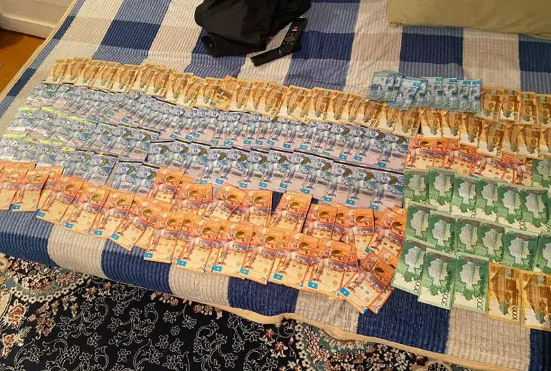 Двое молодых людей ограбили экспедитора в ЗКО