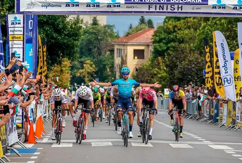 Велогонщик «Астаны» финишировал вторым на «Туре Болгарии»