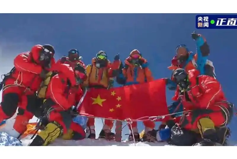 Самая высокая метеостанция в мире установлена на вершине Эвереста