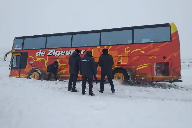 64 граждан России и Узбекистана спасли из сломавшегося автобуса  в Акмолинской области