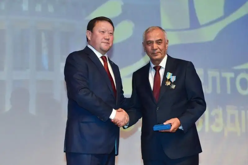 Североказахстанцам вручили награды ко Дню Независимости