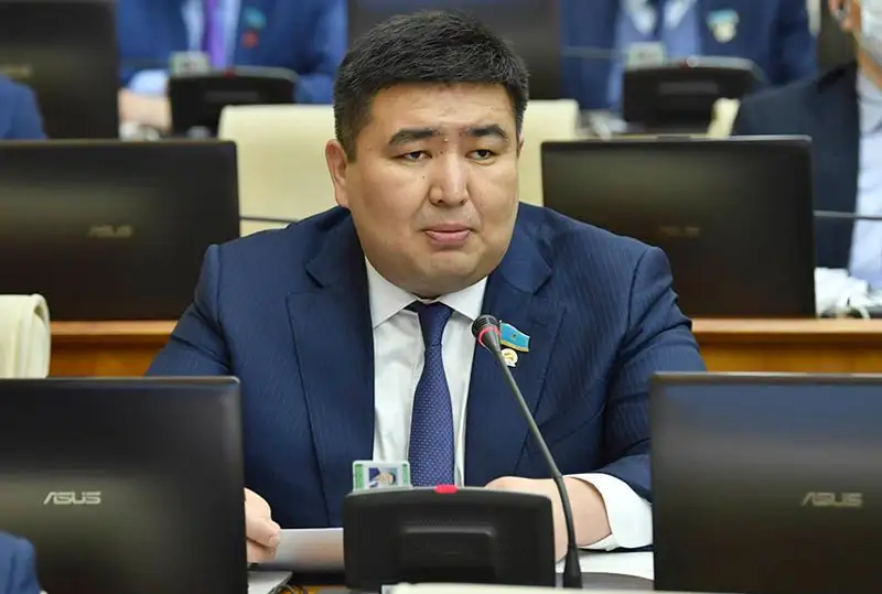 Досрочно прекращены полномочия депутата Мажилиса Елнура Бейсенбаева