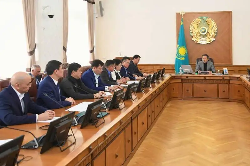 Почти 500 человек в Алматы сдали кровь для пострадавших в крушении самолета