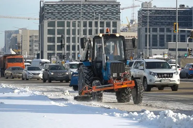 Опубликованы телефонные номера ответственных за уборку снега в районах столицы